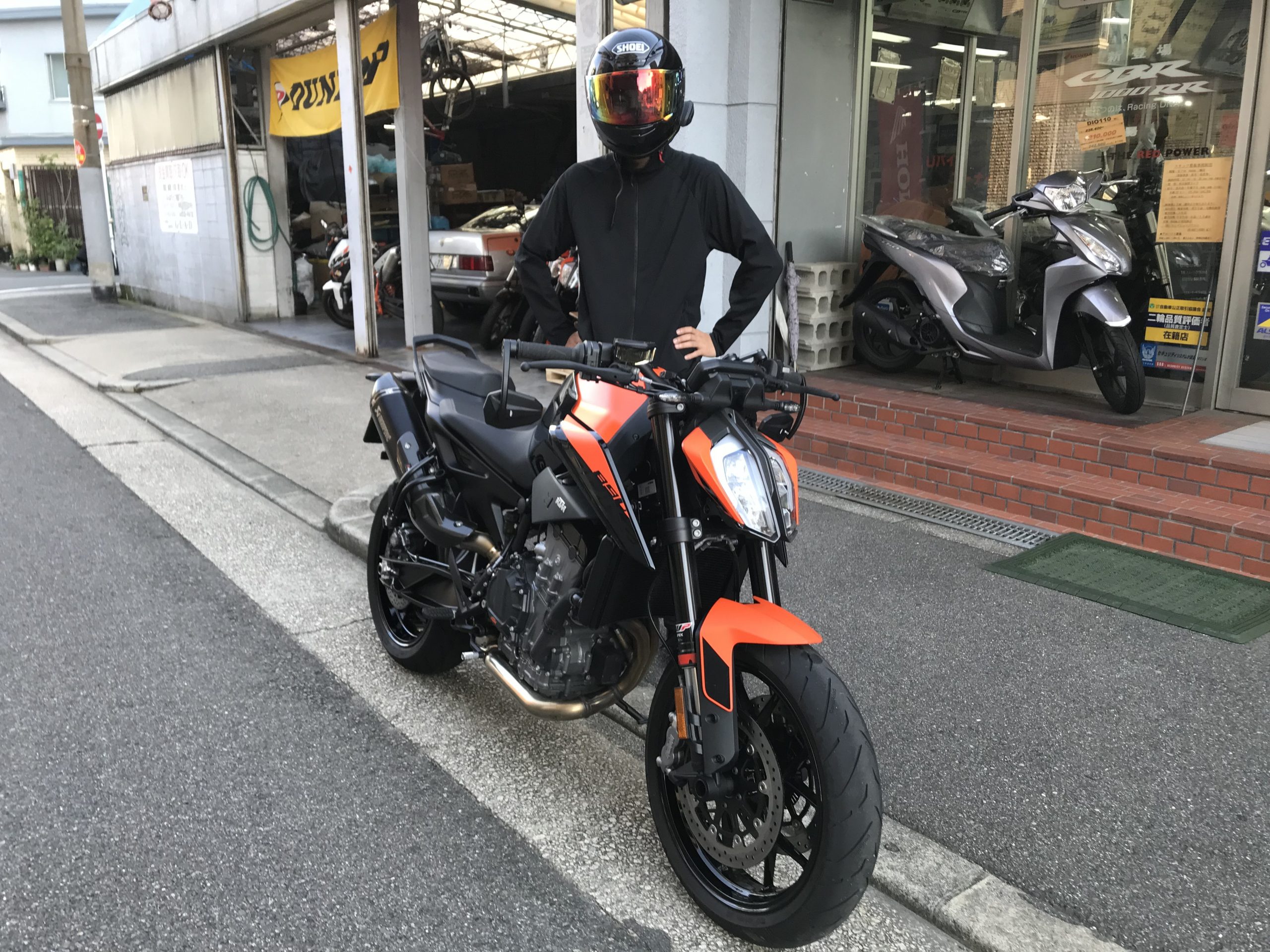 お手軽価格で贈りやすい KTM duke125 2022 純正ミラー 右のみ ienomat